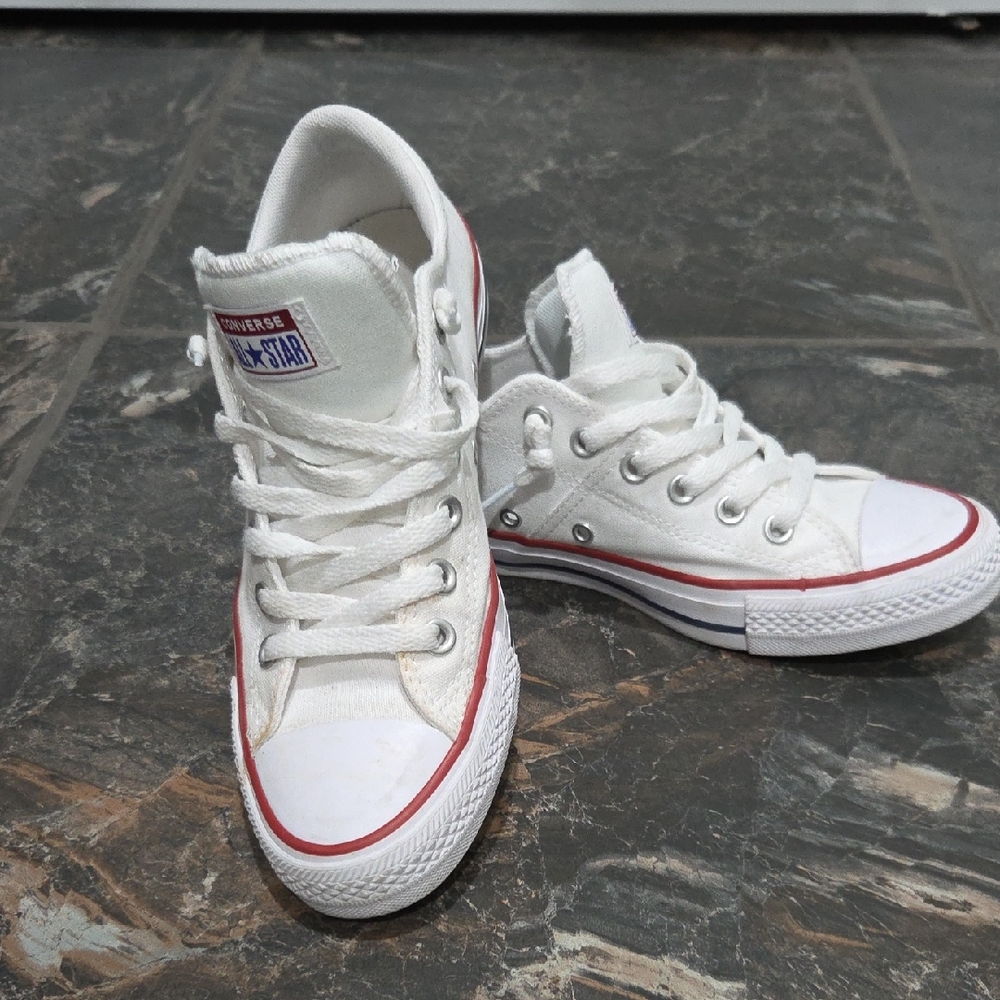 Converse Women's Chuck Taylor All-Star Madison Low Top Shoes